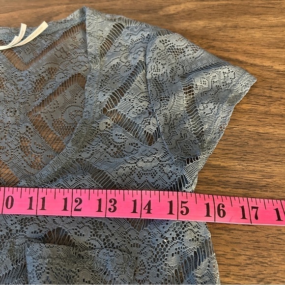 UO kimchi blue lace  top XS - Picture 8 of 9